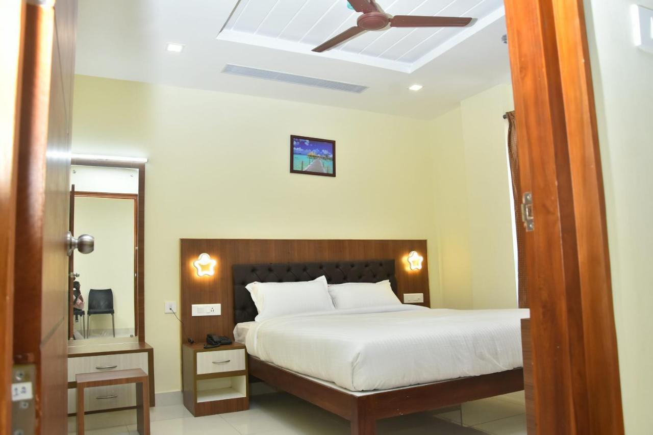 Hotel Le Arul Park à Karaikal Extérieur photo
