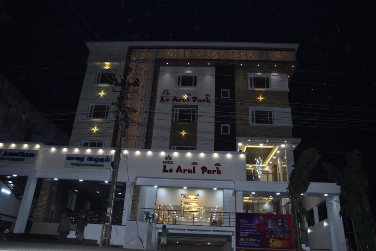 Hotel Le Arul Park à Karaikal Extérieur photo