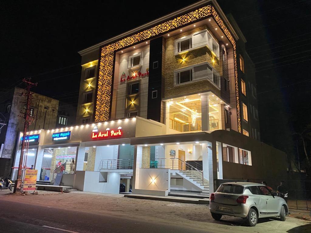 Hotel Le Arul Park à Karaikal Extérieur photo