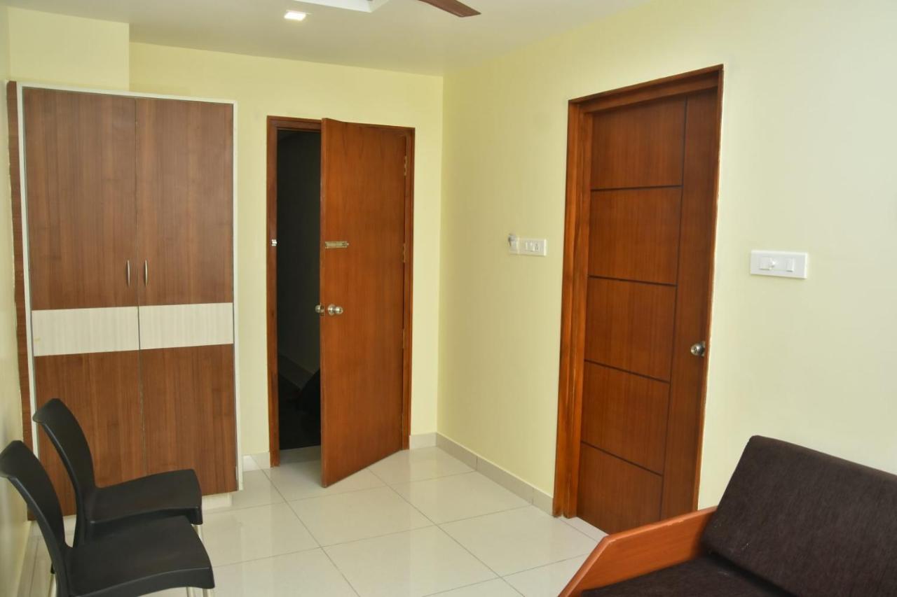 Hotel Le Arul Park à Karaikal Extérieur photo